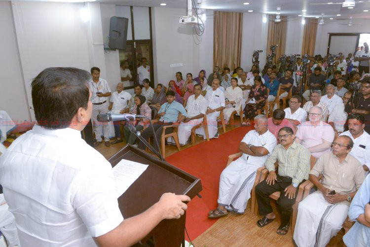 മത്സ്യത്തൊഴിലാളികൾക്ക് വേണ്ടി പ്രത്യേക തീരദേശ ഭവന പദ്ധതി ആവിഷ്കരിക്കും മന്ത്രി വി. ഇ. അബ്ദുൾ ഗഫൂർ
