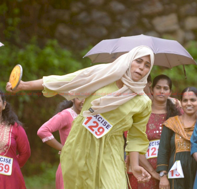 ​കോഴിക്കോട്ട് ആവേശമായി ജില്ലാ എക്സൈസ് കലാ കായിക മേള ബാലുശ്ശേരിക്ക് ഓവറോൾ ചാമ്പ്യൻഷിപ്പ്
