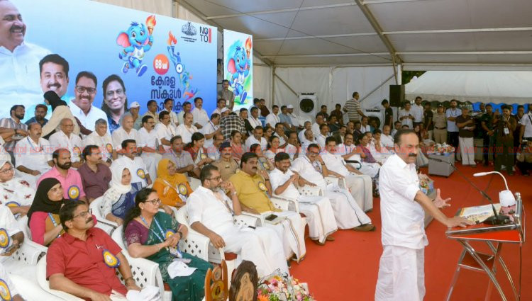 68 ാമത് സംസ്ഥാന സ്കൂൾ കായികമേളയ്ക്ക് കോഴിക്കോട്ട് തുടക്കം മുഖ്യമന്ത്രി ഉദ്ഘാടനം ചെയ്തു