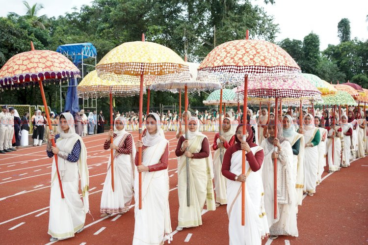 68 ാമത് സംസ്ഥാന സ്കൂൾ കായികമേളയ്ക്ക് കോഴിക്കോട്ട് തുടക്കം മുഖ്യമന്ത്രി ഉദ്ഘാടനം ചെയ്തു