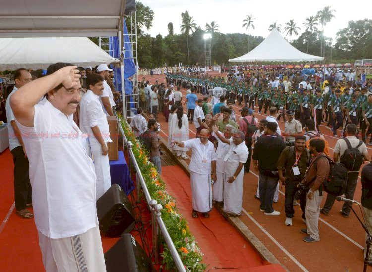 68 ാമത് സംസ്ഥാന സ്കൂൾ കായികമേളയ്ക്ക് കോഴിക്കോട്ട് തുടക്കം മുഖ്യമന്ത്രി ഉദ്ഘാടനം ചെയ്തു