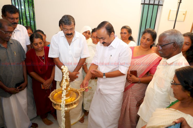 ദാസനും കുടുംബത്തിനും സ്നേഹസമ്മാനം വീടിന്റെ താക്കോൽദാനം മുഖ്യമന്ത്രി വി.ഡി. സതീശൻ നിർവഹിച്ചു
