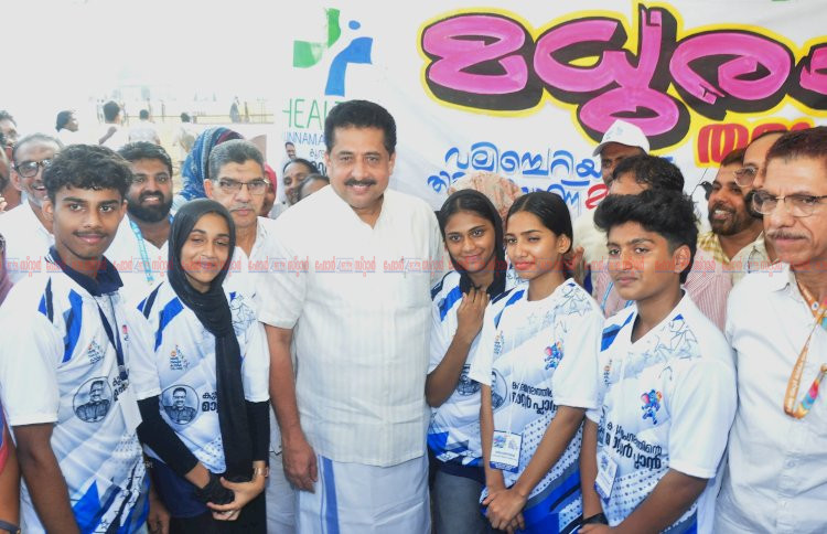 ​പ്ലാസ്റ്റിക് തരൂ, മധുരം തരാം സംസ്ഥാന സ്കൂൾ കായികമേള നഗരിയിൽ പ്ലാസ്റ്റിക് ശേഖരണ പവലിയൻ