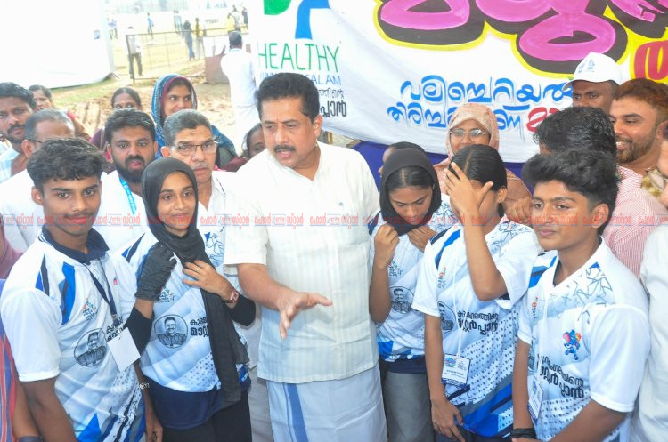 ​പ്ലാസ്റ്റിക് തരൂ, മധുരം തരാം സംസ്ഥാന സ്കൂൾ കായികമേള നഗരിയിൽ പ്ലാസ്റ്റിക് ശേഖരണ പവലിയൻ