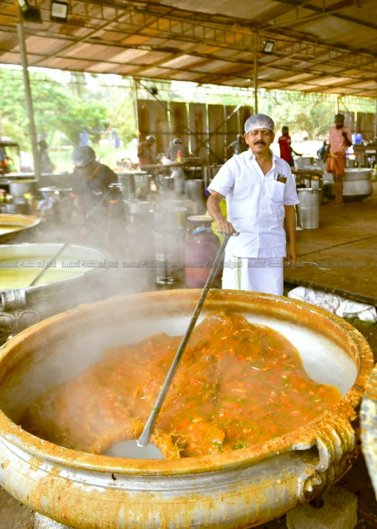 സംസ്ഥാന സ്‌കൂള്‍ കായികമേള കായികതാരങ്ങള്‍ക്ക് ഊര്‍ജ്ജമായി പഴയിടത്തിന്റെ ഭക്ഷണവിരുന്ന്