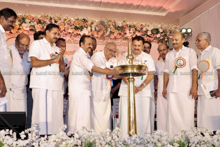 എവിടെയായാലും ജന്മനാടിനെ മറക്കില്ല മരടിലെ ഓർമകൾ പങ്കുവെച്ച് മുഖ്യമന്ത്രി വി.ഡി. സതീശൻ