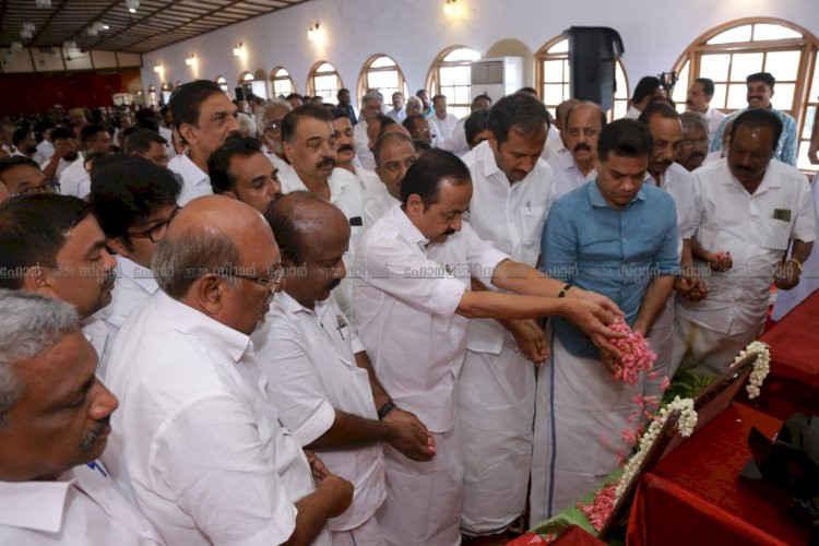 ടി എം ജേക്കബ് നിയമസഭാ സാമാജികർക്ക് മാതൃകയായ നേതാവ് മുഖ്യമന്ത്രി വി.ഡി. സതീശൻ